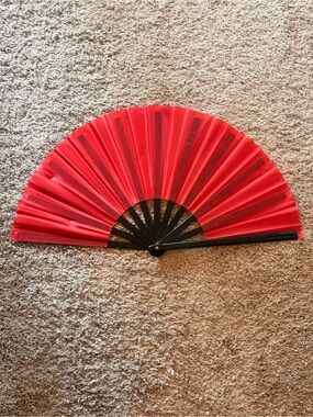 Red Where them fans at- snap fan